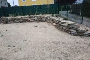 Natursteinmauer-009